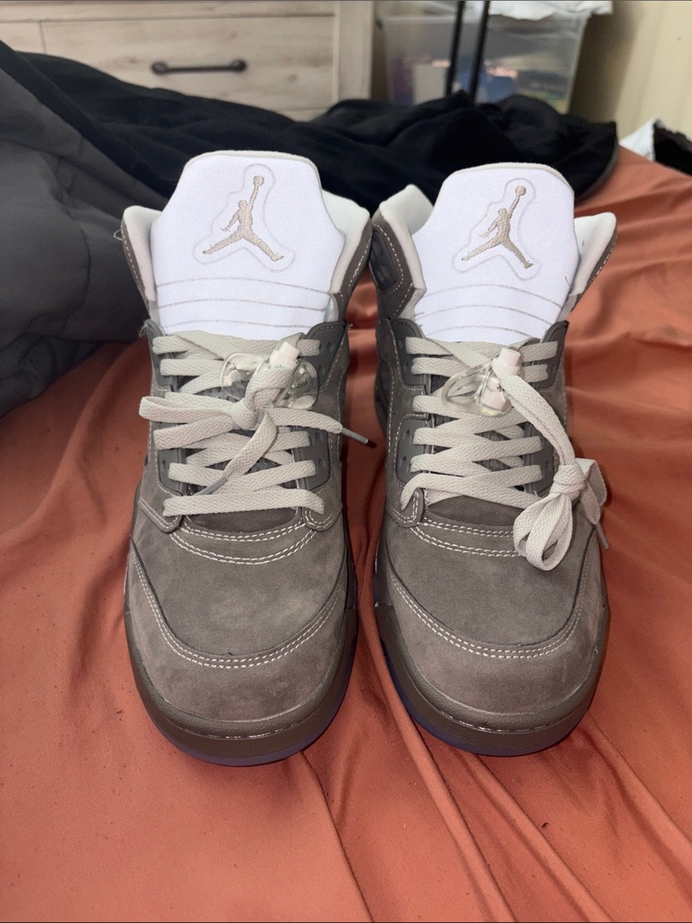 Jordan 5 wolf grey men’s sneakers.